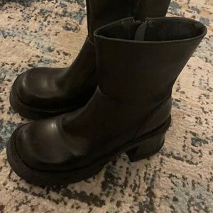 square toed low heeled Steve Madden leather boots